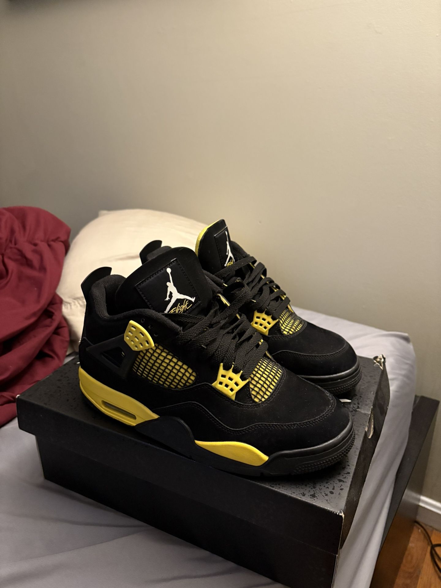 Thunder 4s Size 9.5 