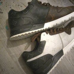 Brand New Lv. Fits Like. A 10.         Never Worn.  