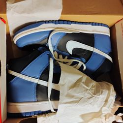 6y Kids Nike Dunks 