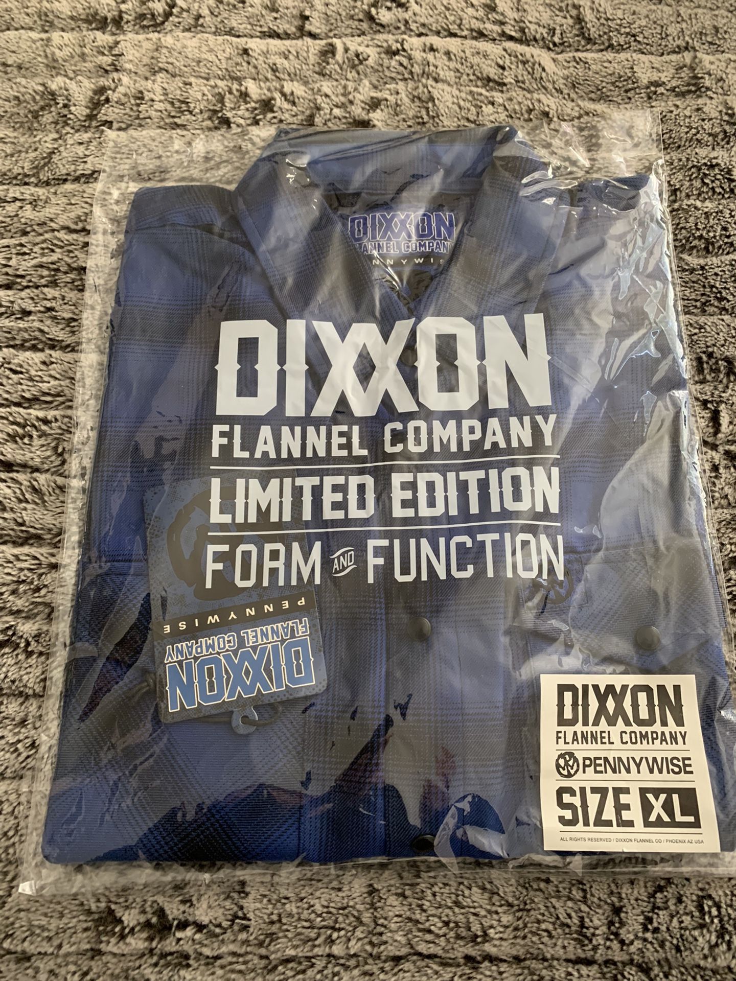 Dixxon Flannel Co. “Pennywise” Collaboration. $110 BNIB. MENS XL