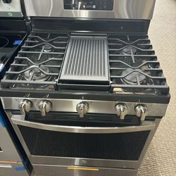 GE Freestanding Stainless Steel Gas Stove With Air Fryer 
