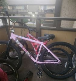 Throne Goon Pink Chad