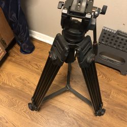 Cayer BV30L Video Tripod With Fluid Head Quick Release 
