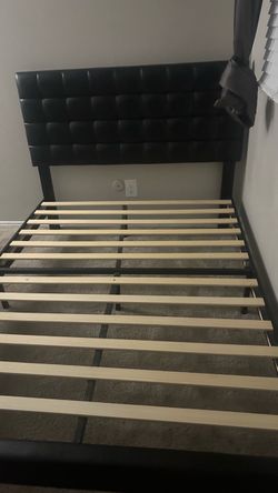 Full size bed /NO mattress