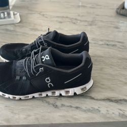 Women’s Cloud Shoe Size 8