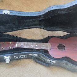 SOPRANO  UKUELE  &  HARD  CASE