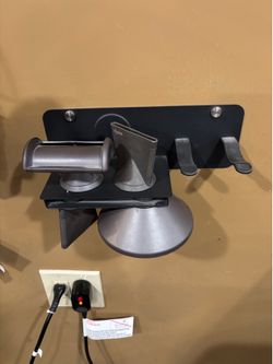 Dyson blow dryer wall mount comes with attachments