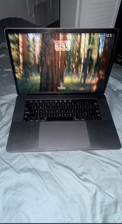 2019 Macbook Prro Touch Bar/ 15” -amazing Condition