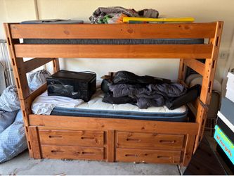 Bunk bed with 2 mattresses