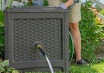 Suncast Resin Wicker Garden Hose Reel Box