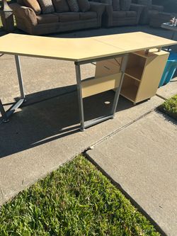 Computer desk
