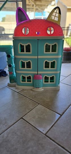 Doll House- Gabby's Dollhouse