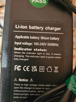 Li-Ion Battery Charger 100-240V