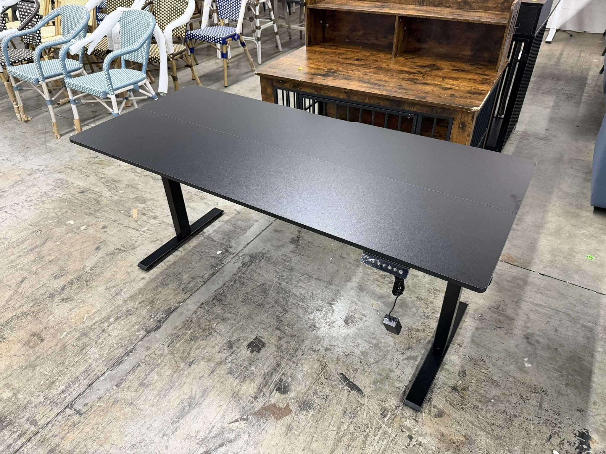 63 x 28 Inch Electric Standing Desk Adjustable Height, Sit Stand Desk(little crack)