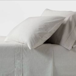 OEKO-TEX® 250-Thread-Count 100% Organic Percale Sheet Set from Threshold size Queen Color Light Gray