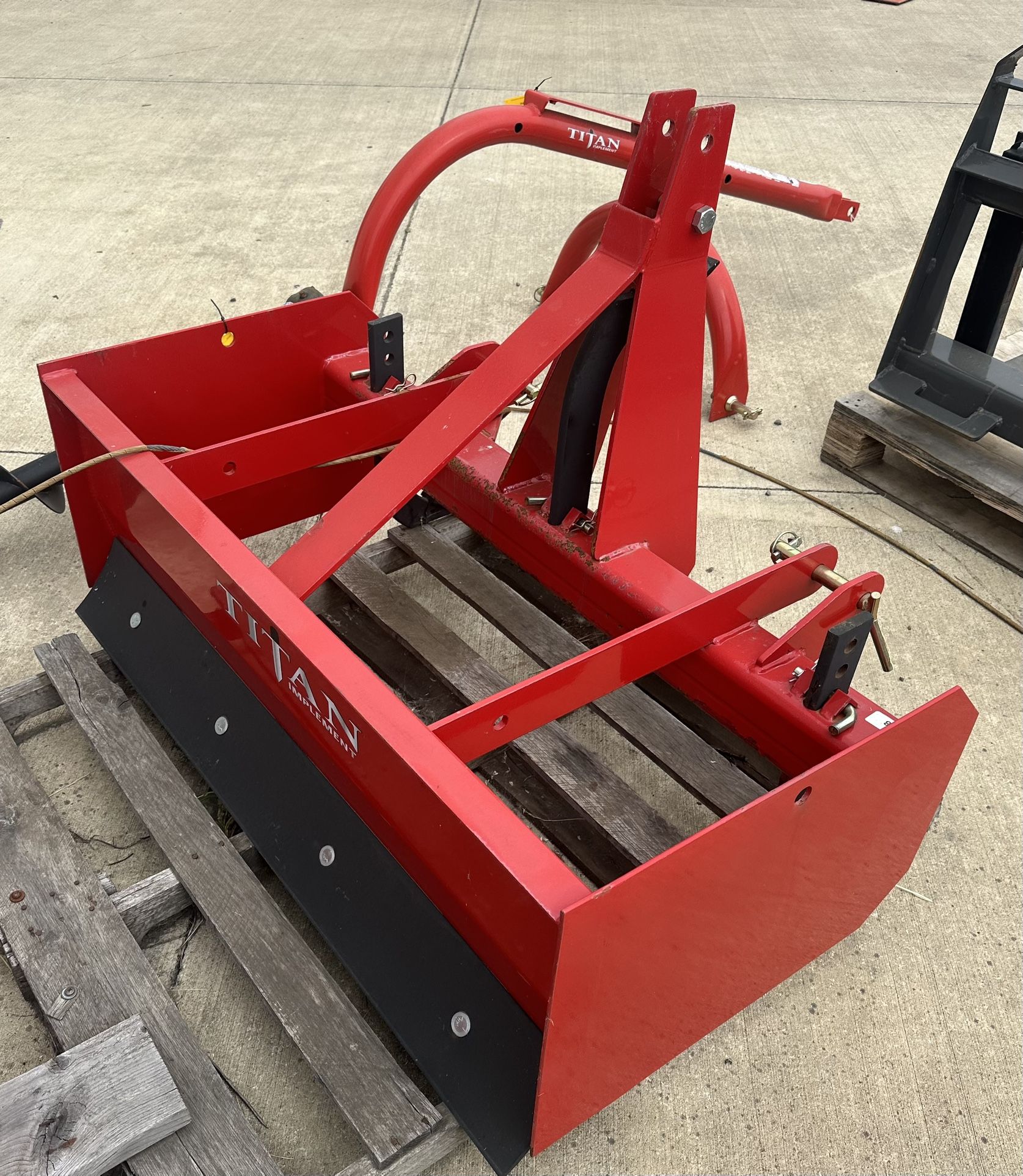 TITAN BOX SCRAPER (NEW)