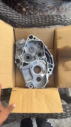 Brand new 2019 crf450r engine casings