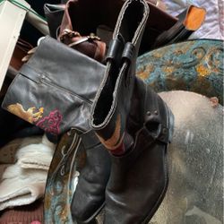 Boots Size 9