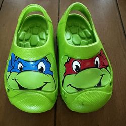 Boys TEENAGE MUTANT NINJA TURTLE Crocs LOT Sz 5/6
