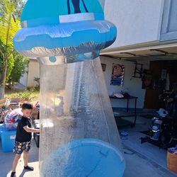 Inflatable UFO