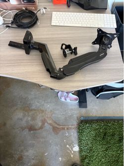 Monitor arm