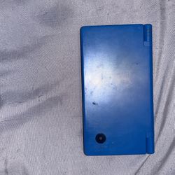 Nintendo DS (NO CHARGER)