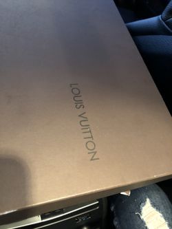 Louie Vuitton run away sneakers