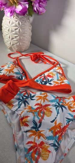 Two-Piece Bikini Set with a Tropical Palm Tree and Pineapple Print - Women's Medium