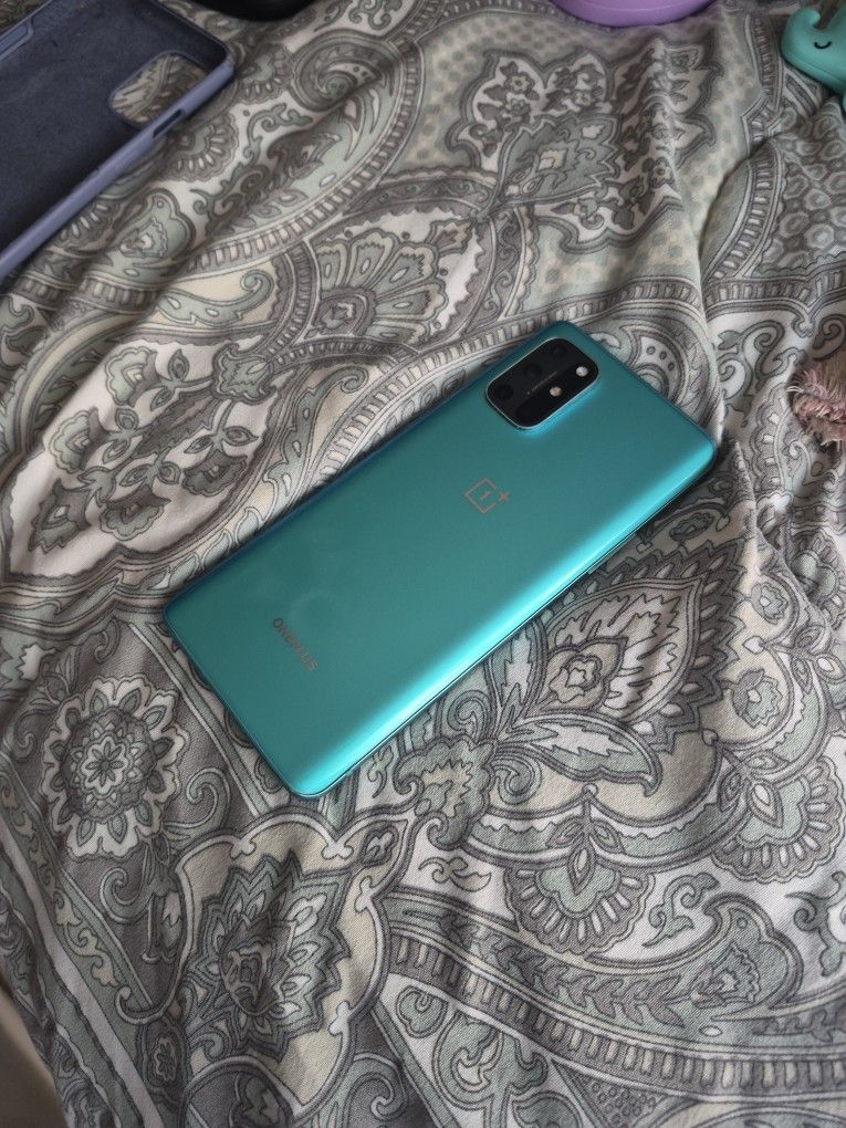 ONE PLUS 8T