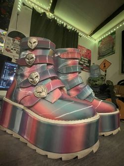 YRU Alien Platform Boots Reflective Pastel