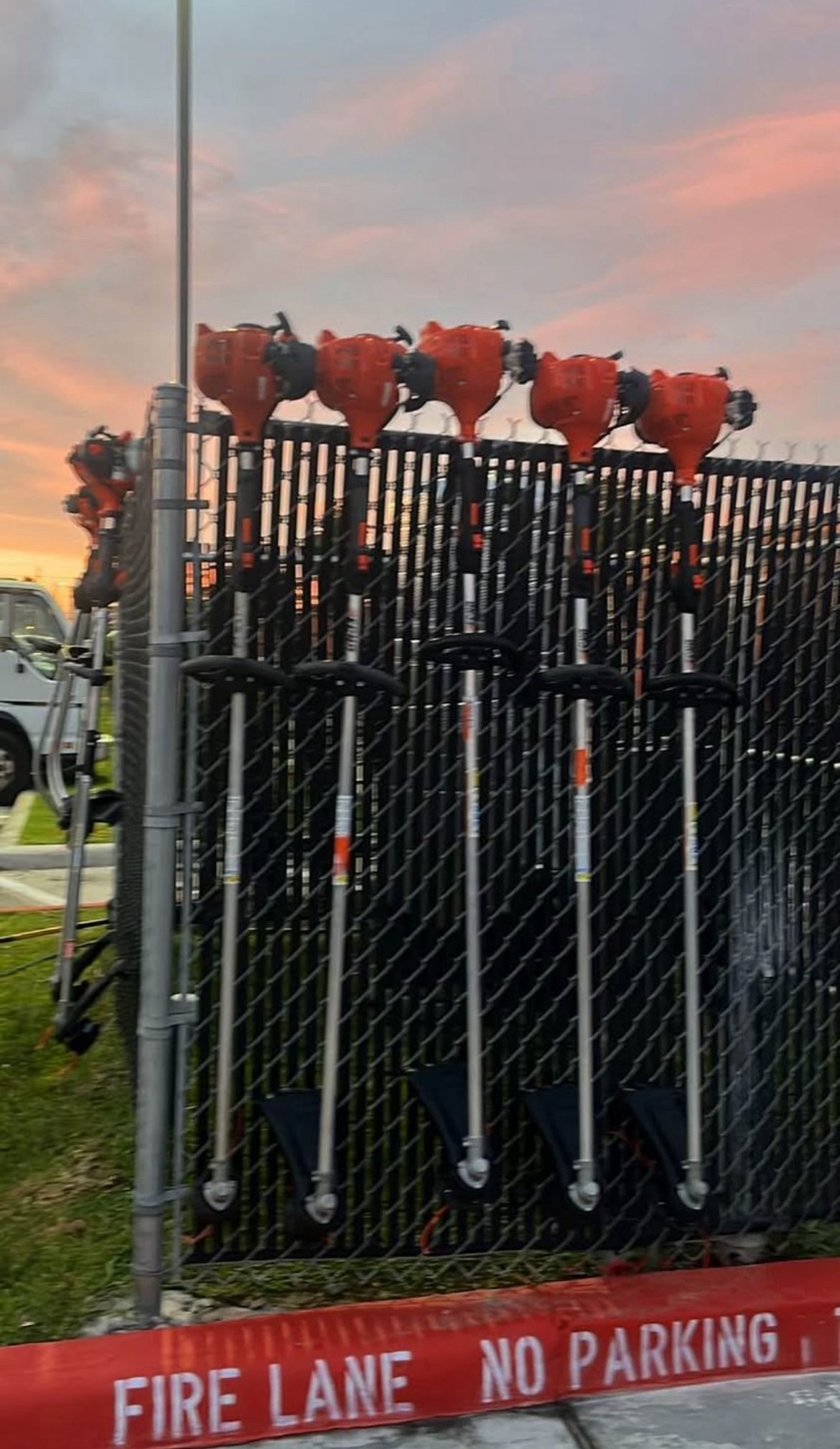 ECHO 21.2 cc Gas 2 Stroke Straight Shaft String Trimmer Like New / como nuevo Firm price / precio firme