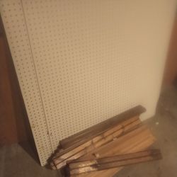 Peg Board 