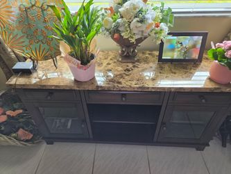Moving sale