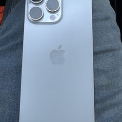 iPhone 15 Pro Max 256gb (unlocked)