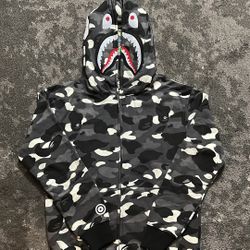 🚨BRAND NEW🚨Black Camo Bape Hoodie🛍️🔌