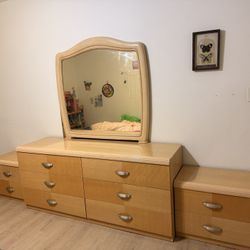 Dresser with Mirror + 2 Matching Nightstands – Great Condition 