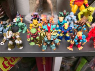 13 Battle Beast toys 80s figures
