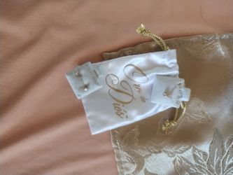 Never Worn Gold Earrings And Necklace Pair