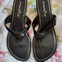 Cute Summer Sandals With Small Wedge Size 8