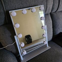Vanity Makeup Mirror With Lights