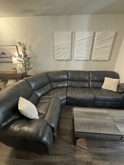 Large Sectional With 2 Power Recliners And one Manual one