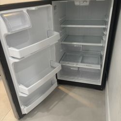 GE Refrigerator 