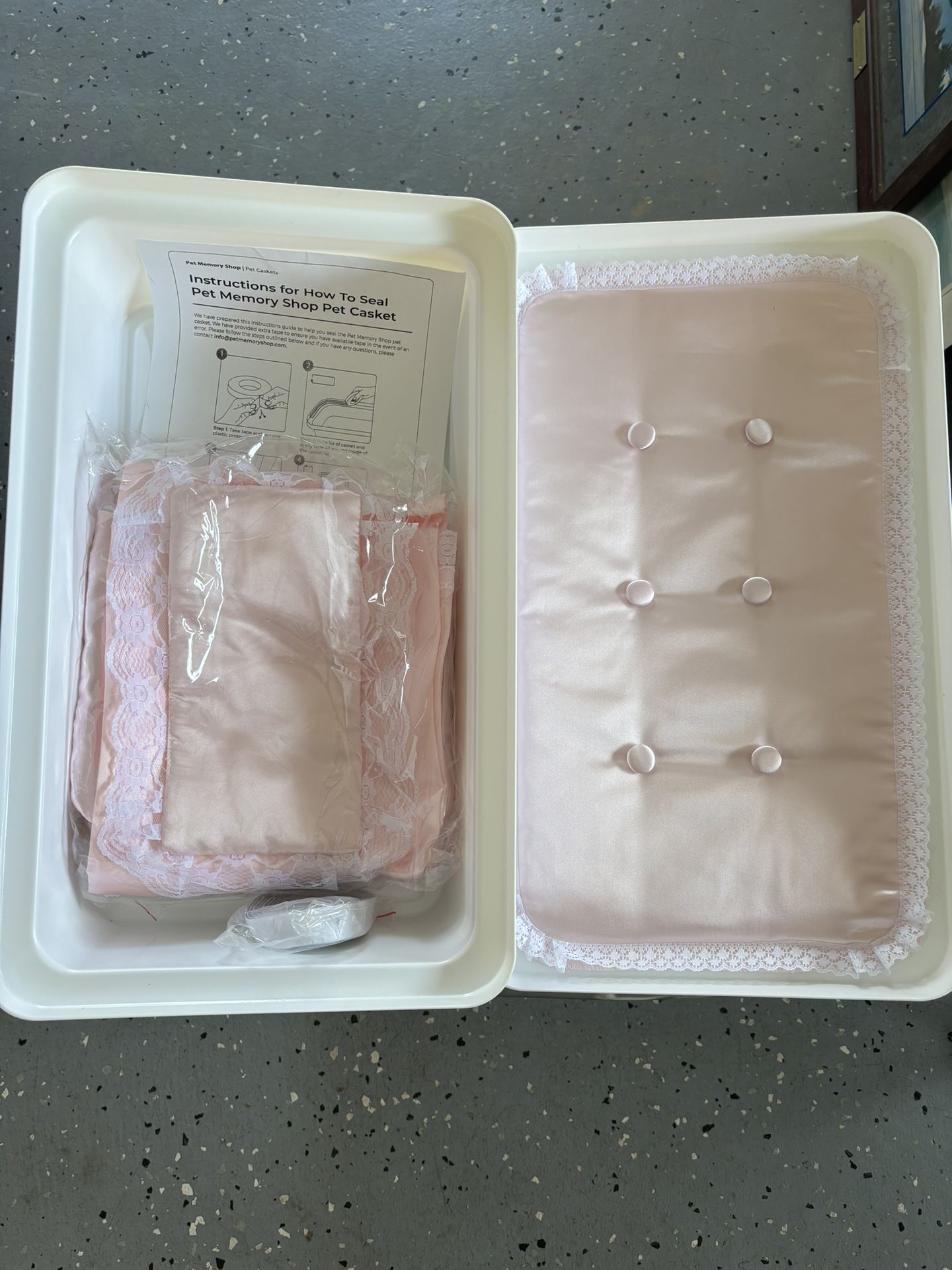 Pet Casket ( Pink )