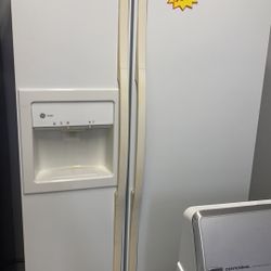 Refrigerador Available 