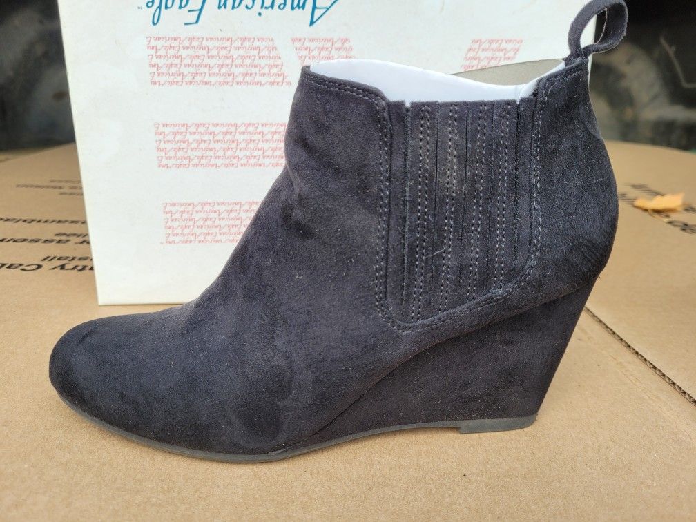 Women's Black suede wedge shoes Size 7 1/2 Reg