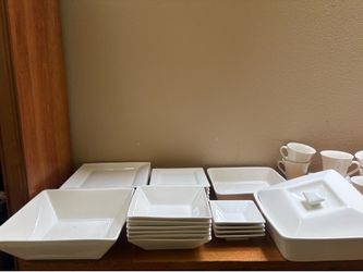 50‑Piece Square White Porcelain Dish Set- 10 Strawberry Street