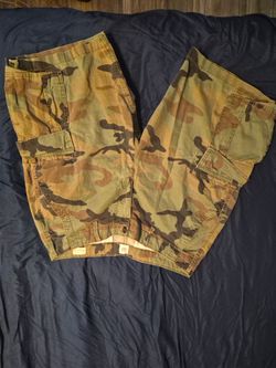 Gap Camo Cargo Shorts size 33 Mens $16 OBO