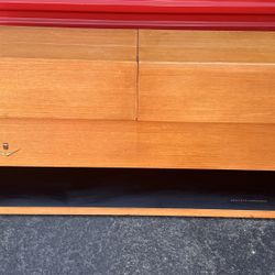 Grundig Majestic Musical Instrument Console Radio SO 8095 US 48 x 29.5 x 14 In Fair Condition 