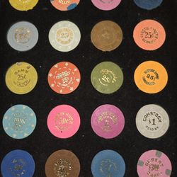 CASINO POKER CHIPS  (GOOD ONES