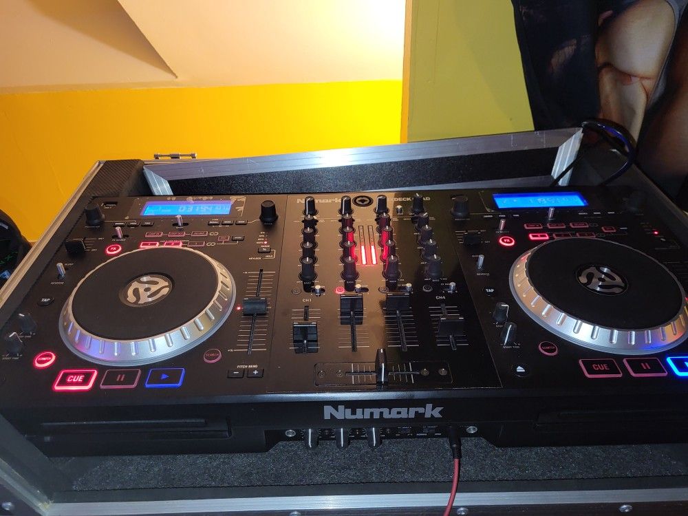 Numark Mixdeck Quad 4